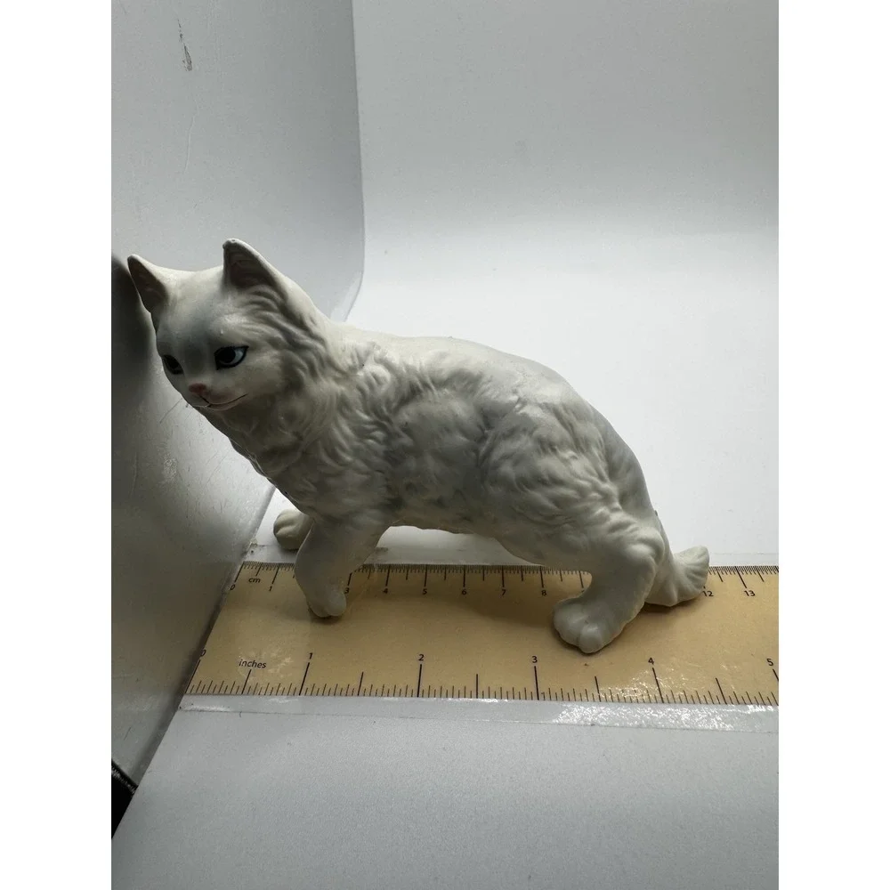 Vintage White Persian Cat figurine Blue eyes